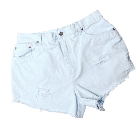 VINTAGE Boutique Custom Distressed Cutoffs - Picture 6 of 11